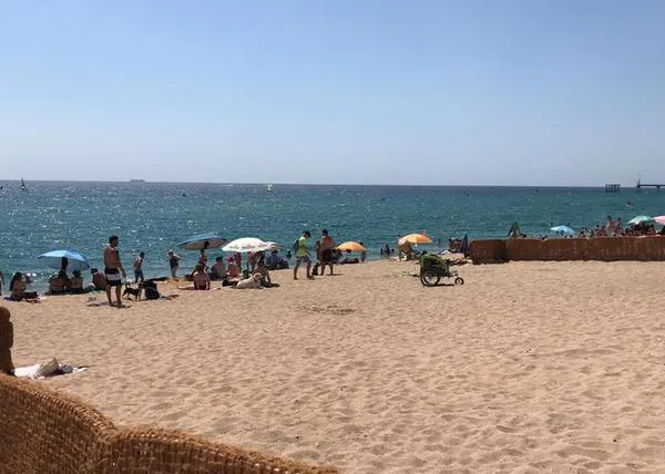 La playa para perros en Badalona ¡ya es una realidad!