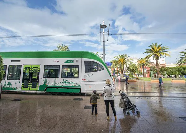 ¿Cómo viajar en Trambahía, el tranvía de la Bahía de Cádiz, con tu perro?