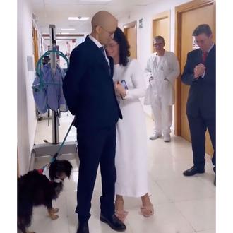 Una boda, con perrete incluido, para un paciente de paliativos …