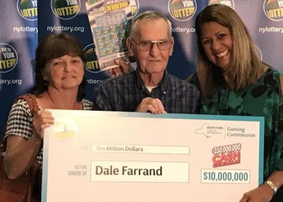 Un hombre gana un premio de lotería de 10 millones de dólares gracias a su perro